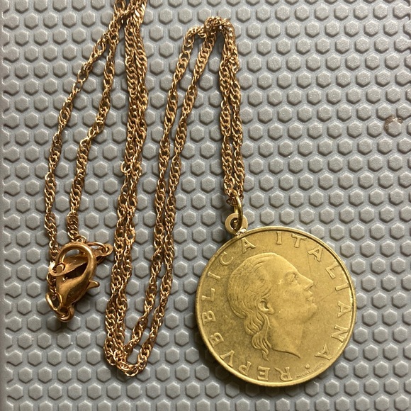 Source Unknown Jewelry - Italian coin with 14k gold bale connected
